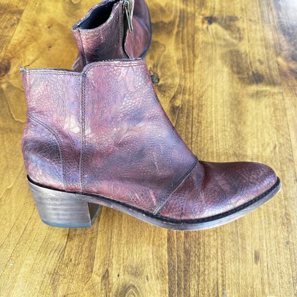 Wolverine Roxanna Booties Leather Size 7 Rose Floral Embossed Brown Runs Small - Picture 10 of 11
